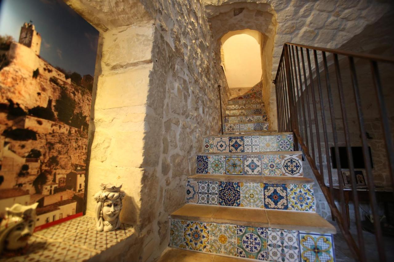 Si-Moutique, Le Case-Grotte Degli Avi 2 Modica Luaran gambar
